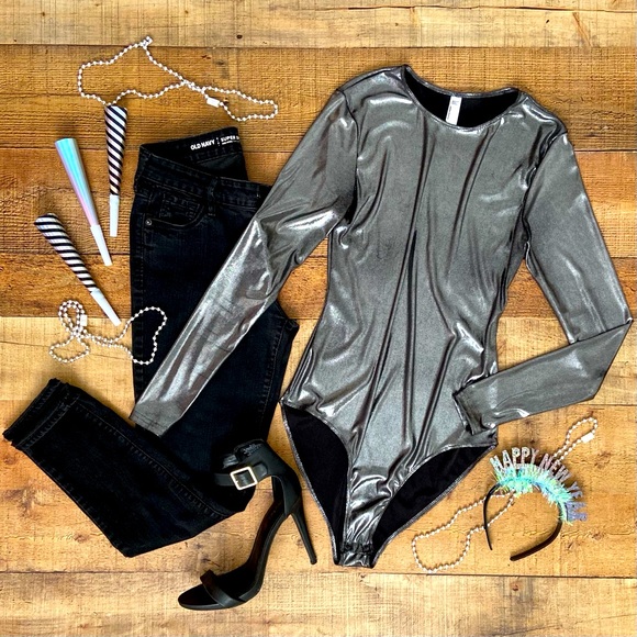⭐️Celebrate in SHIMMERING SILVER BODYSUIT